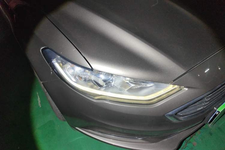 Used Ford Mondeo 2017 EcoBoost 200 Stylish Model Right Front Headlight