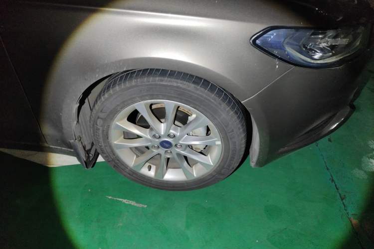 Used Ford Mondeo 2017 EcoBoost 200 Stylish Model Right Front Wheel Hub