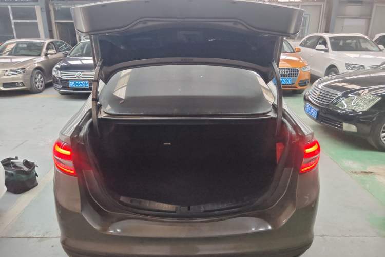 Used Ford Mondeo 2017 EcoBoost 180 Stylish Model Trunk