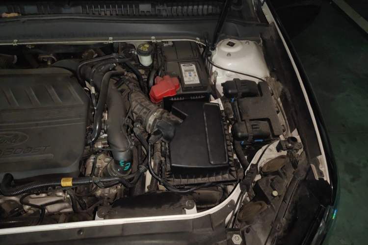 Used Ford Mondeo 2017 EcoBoost 180 Stylish Model Engine Bay Left