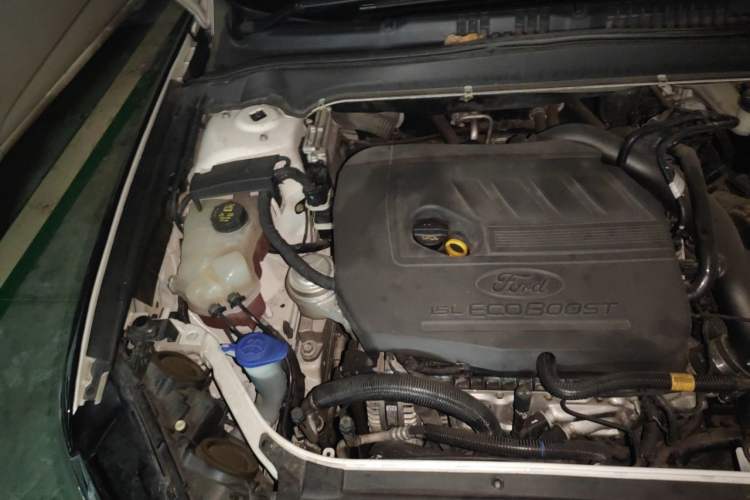 Used Ford Mondeo 2017 EcoBoost 180 Stylish Model Engine Bay Right