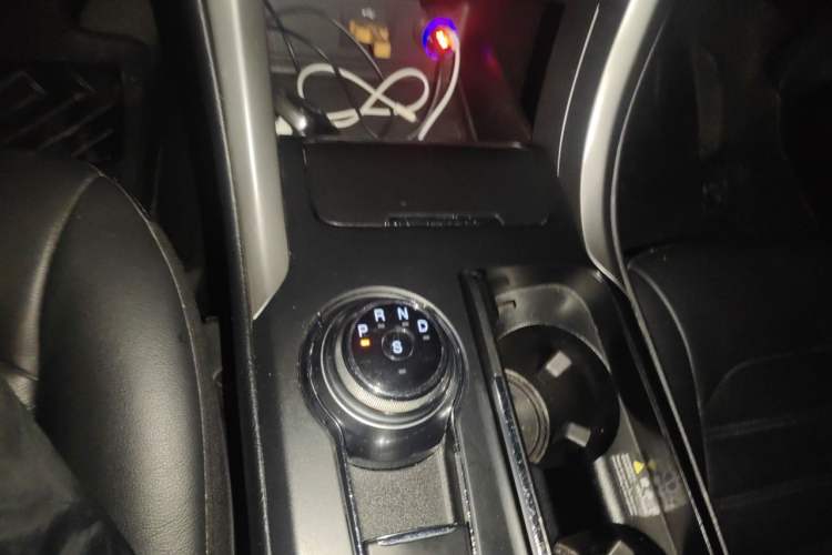 Used Ford Mondeo 2017 EcoBoost 180 Stylish Model Gear Lever