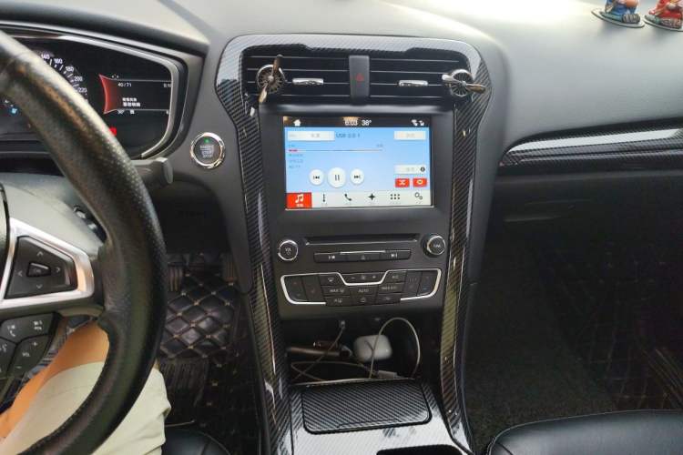 Used Ford Mondeo 2017 EcoBoost 180 Luxury Model Audio And AC Panel