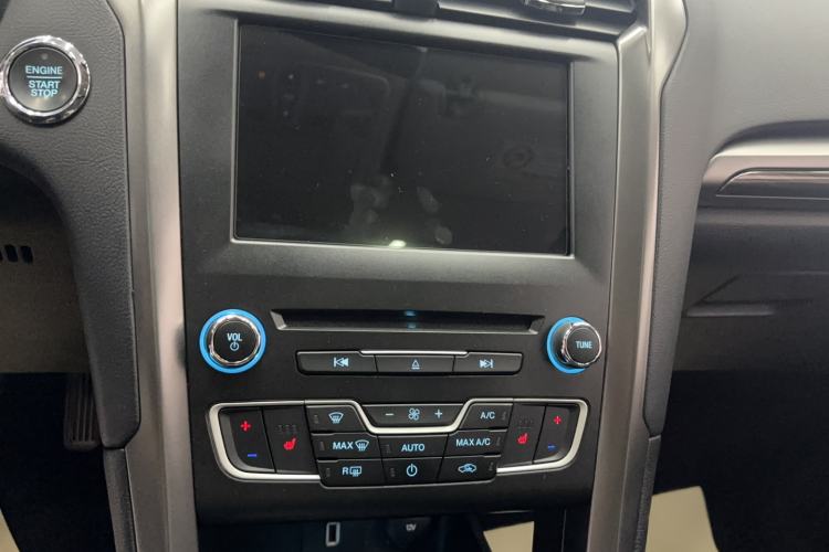 Used Ford Mondeo 2017 EcoBoost 180 Luxury Model Audio And AC Panel