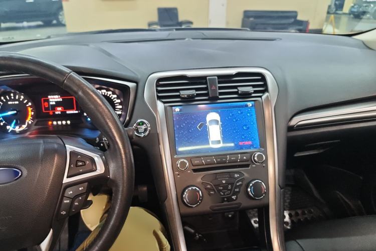 Used Ford Mondeo 2017 EcoBoost 180 Stylish Model Center Console