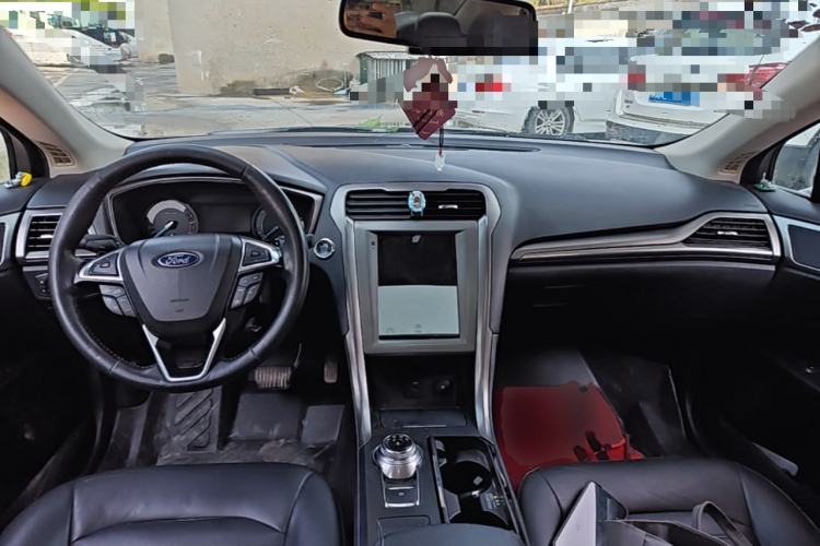 Used Ford Mondeo 2017 EcoBoost 180 Stylish Model Center Console