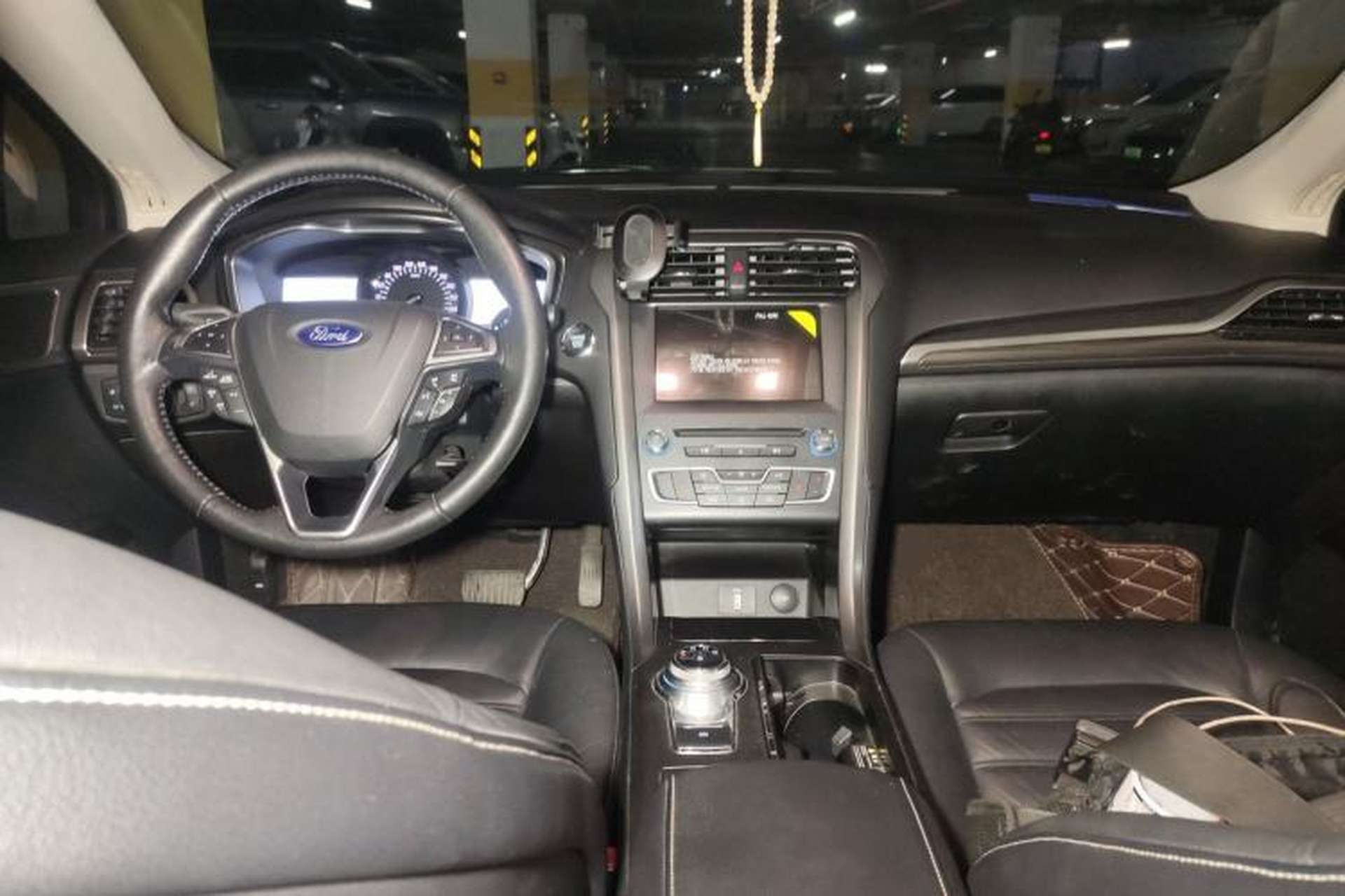 Used Ford Mondeo 2017 EcoBoost 200 Luxury Model Center Console