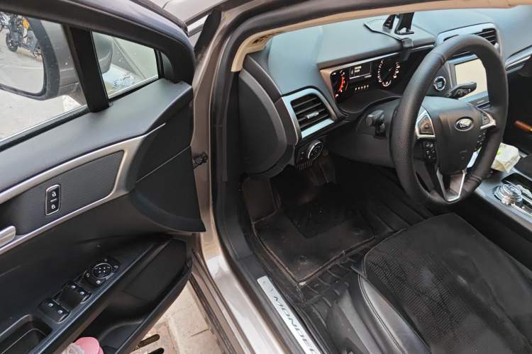 Used Ford Mondeo 2017 EcoBoost 180 Stylish Model Driver Seat