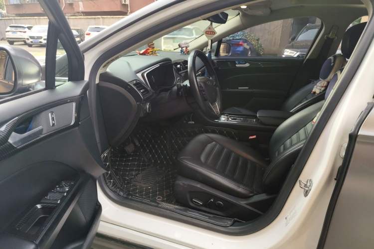 Used Ford Mondeo 2017 EcoBoost 180 Luxury Model Driver Seat