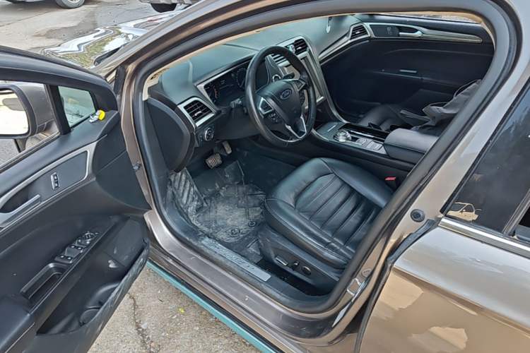 Used Ford Mondeo 2017 EcoBoost 180 Stylish Model Driver Seat