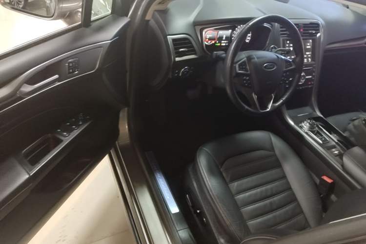 Used Ford Mondeo 2017 EcoBoost 180 Ultimate Model Driver Seat