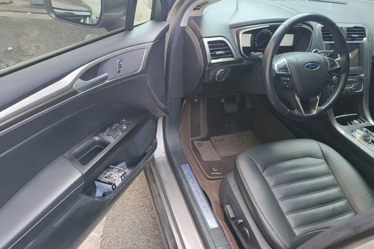 Used Ford Mondeo 2017 EcoBoost 200 Luxury Model Driver Seat