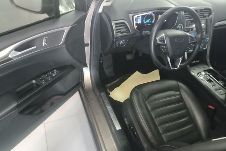 Used Ford Mondeo 2017 EcoBoost 180 Luxury Model Driver Seat