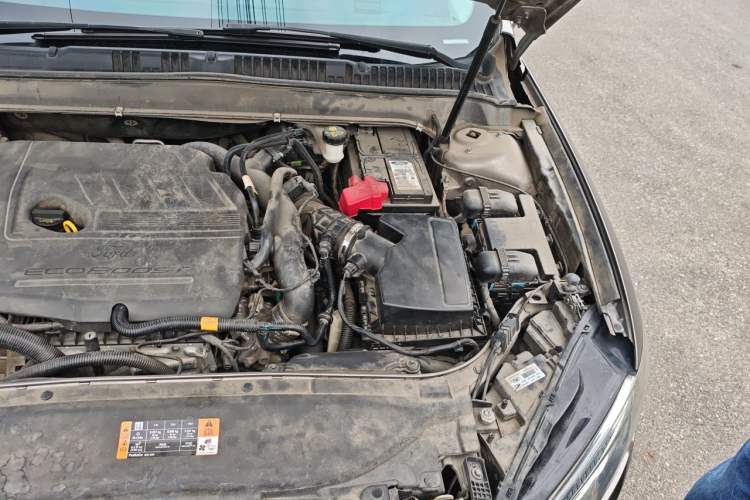 Used Ford Mondeo 2017 EcoBoost 180 Luxury Model Engine Bay Left