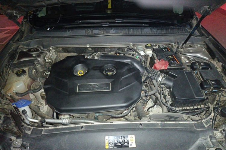 Used Ford Mondeo 2017 EcoBoost 200 Stylish Model Engine Bay