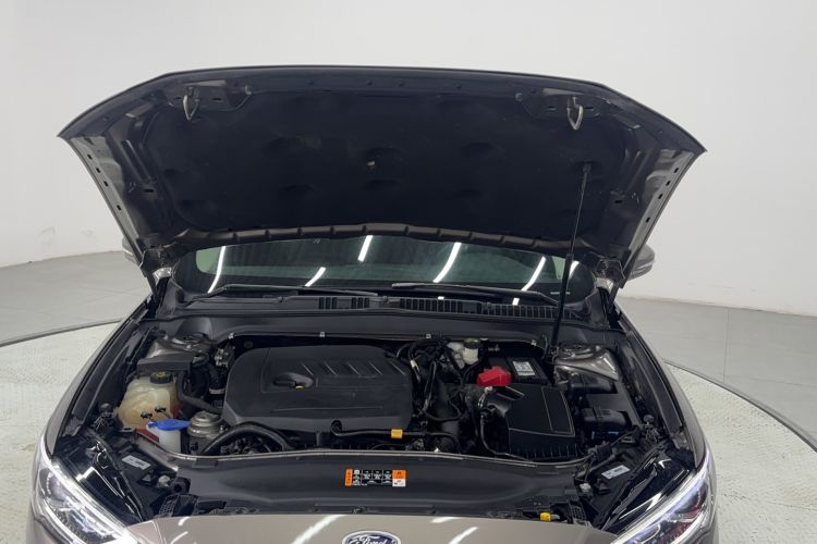 Used Ford Mondeo 2017 EcoBoost 180 Luxury Model Engine Bay