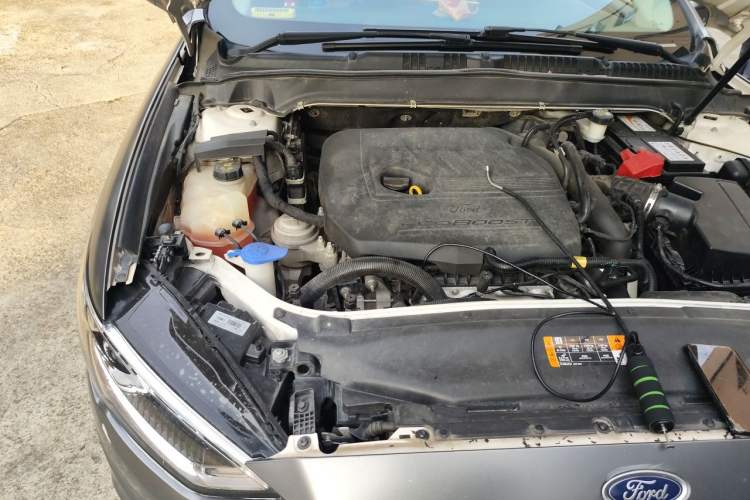 Used Ford Mondeo 2017 EcoBoost 180 Luxury Model Engine Bay Right