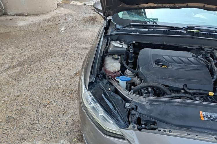 Used Ford Mondeo 2017 EcoBoost 180 Stylish Model Engine Bay Right