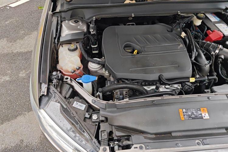 Used Ford Mondeo 2017 EcoBoost 180 Luxury Model Engine Bay Right