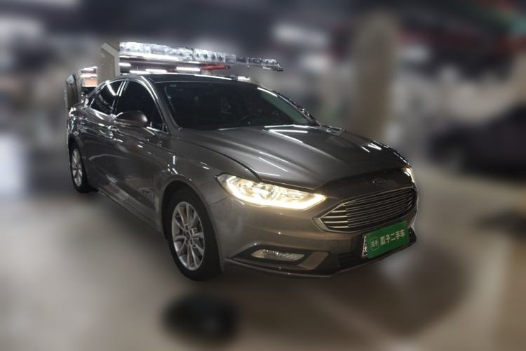 Used Ford Mondeo 2017 EcoBoost 200 Stylish Model Front Right 45 Deg