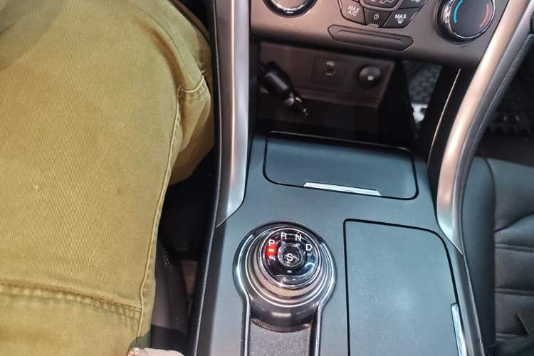 Used Ford Mondeo 2017 EcoBoost 180 Stylish Model Gear Lever