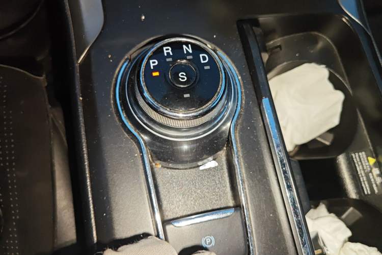 Used Ford Mondeo 2017 EcoBoost 180 Stylish Model Gear Lever