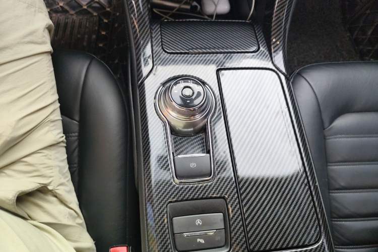 Used Ford Mondeo 2017 EcoBoost 180 Luxury Model Gear Lever