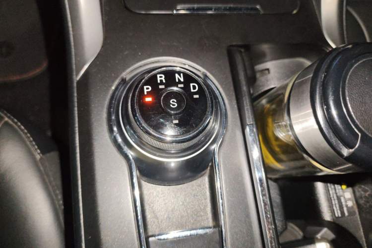 Used Ford Mondeo 2017 EcoBoost 200 Stylish Model Gear Lever