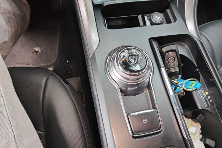 Used Ford Mondeo 2017 EcoBoost 180 Luxury Model Gear Lever