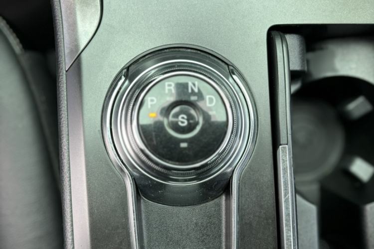 Used Ford Mondeo 2017 EcoBoost 200 Stylish Model Gear Lever