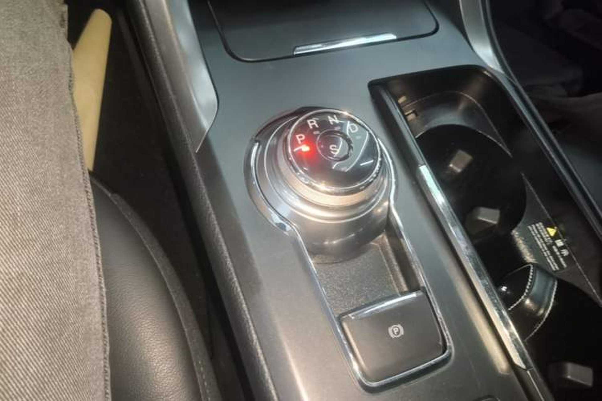 Used Ford Mondeo 2017 EcoBoost 180 Luxury Model Gear Lever