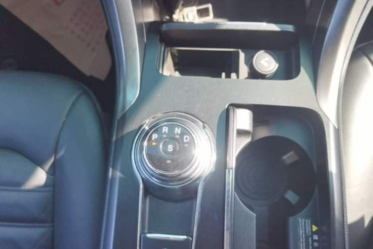 Used Ford Mondeo 2017 EcoBoost 200 Stylish Model Gear Lever