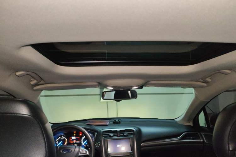 Used Ford Mondeo 2017 EcoBoost 200 Stylish Model Headliner