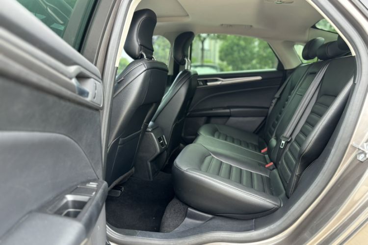 Used Ford Mondeo 2017 EcoBoost 200 Stylish Model Headliner
