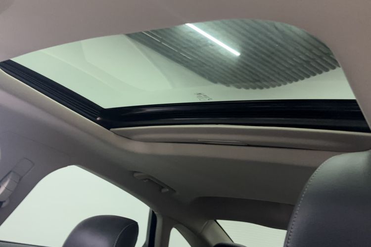 Used Ford Mondeo 2017 EcoBoost 180 Luxury Model Headliner