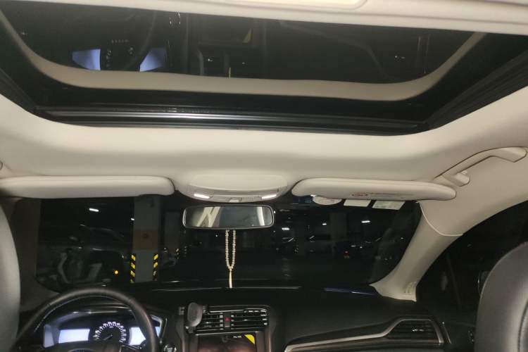 Used Ford Mondeo 2017 EcoBoost 200 Luxury Model Headliner