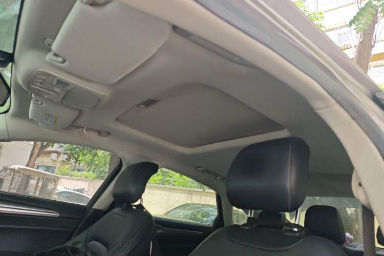 Used Ford Mondeo 2017 EcoBoost 180 Stylish Model Headliner