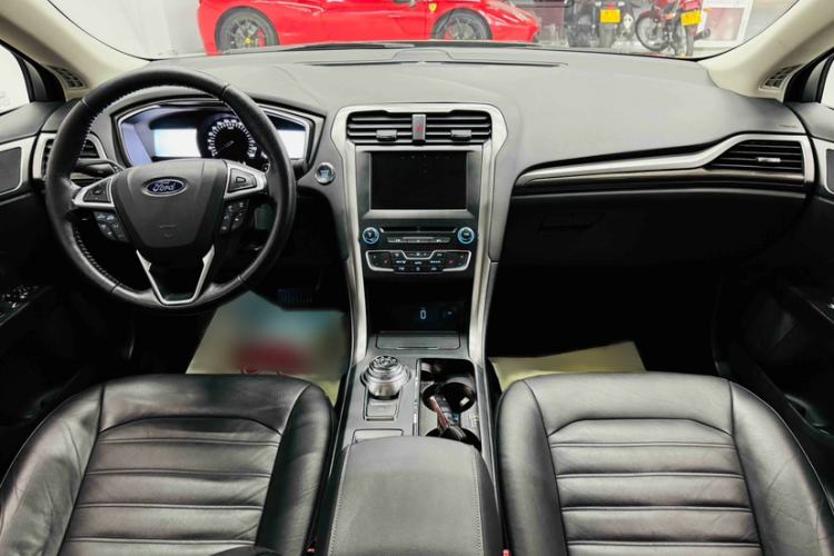 Used Ford Mondeo 2017 EcoBoost 180 Luxury Model Interior 1