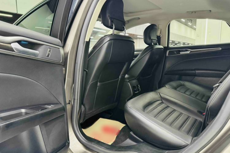 Used Ford Mondeo 2017 EcoBoost 180 Luxury Model Interior 2