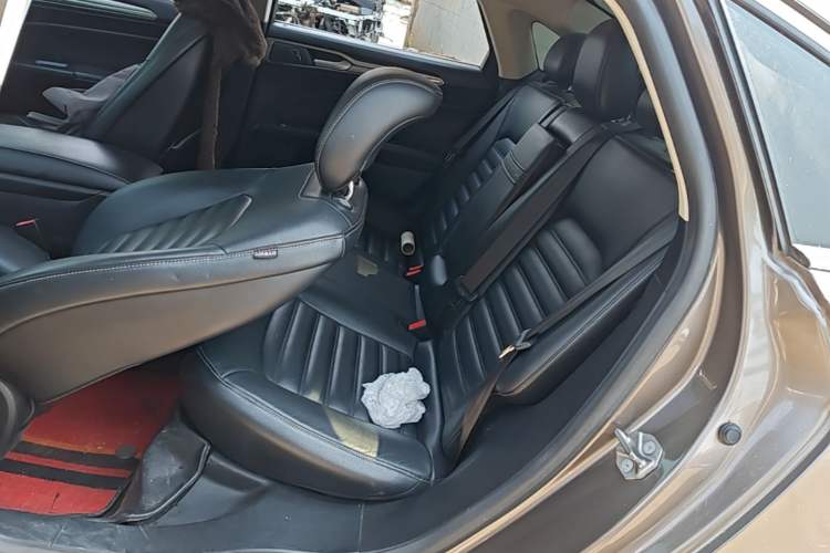 Used Ford Mondeo 2017 EcoBoost 180 Stylish Model Left Rear Seat