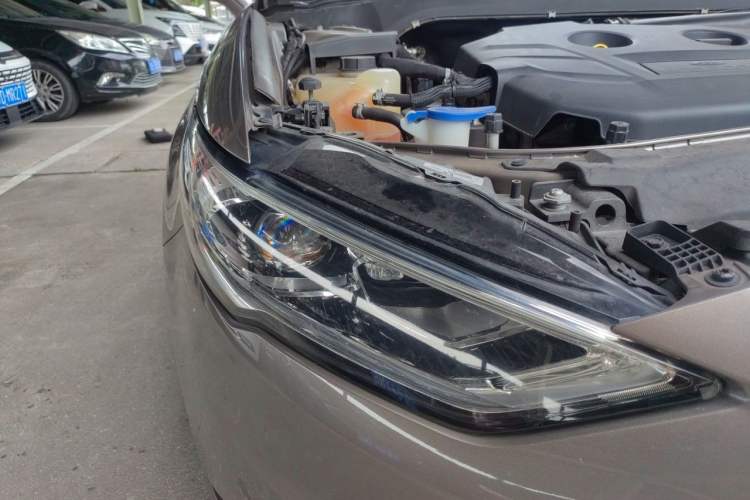 Used Ford Mondeo 2017 EcoBoost 200 Luxury Model Right Front Headlight