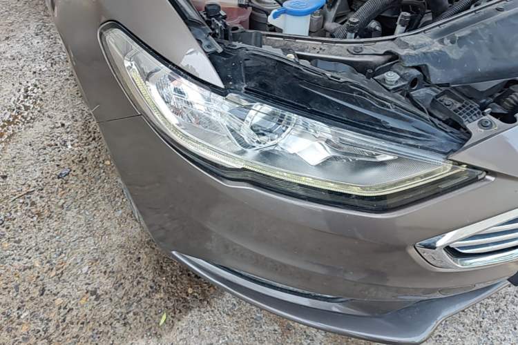Used Ford Mondeo 2017 EcoBoost 180 Stylish Model Right Front Headlight