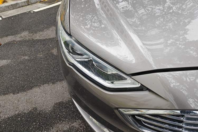 Used Ford Mondeo 2017 EcoBoost 180 Luxury Model Right Front Headlight