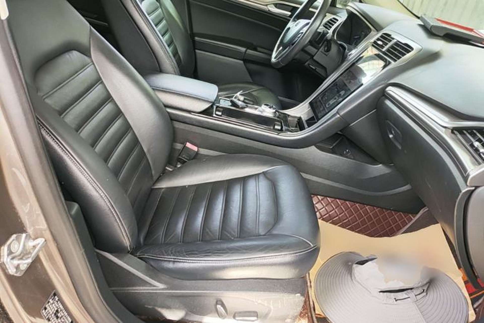 Used Ford Mondeo 2017 EcoBoost 180 Stylish Model Right Front Seat