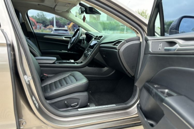 Used Ford Mondeo 2017 EcoBoost 200 Stylish Model Right Front Seat