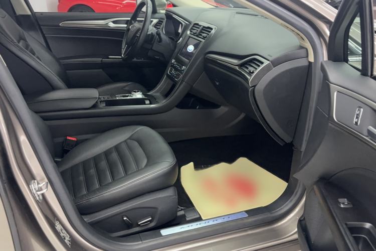 Used Ford Mondeo 2017 EcoBoost 180 Luxury Model Right Front Seat