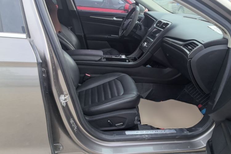 Used Ford Mondeo 2017 EcoBoost 200 Stylish Model Right Front Seat