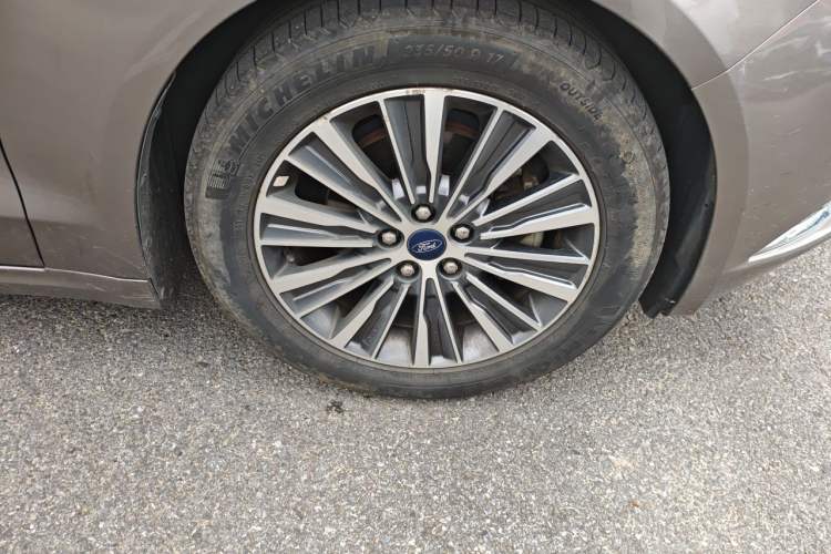 Used Ford Mondeo 2017 EcoBoost 180 Luxury Model Right Front Wheel Hub