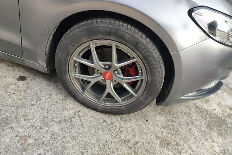 Used Ford Mondeo 2017 EcoBoost 180 Luxury Model Right Front Wheel Hub