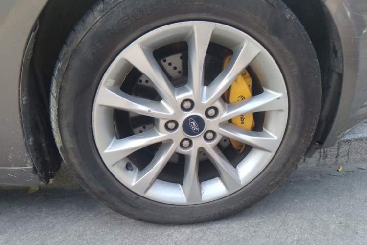 Used Ford Mondeo 2017 Facelifted EcoBoost 180 Fashion Edition Right Front Wheel Hub